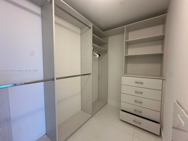Building Photo - 16385 Biscayne Blvd