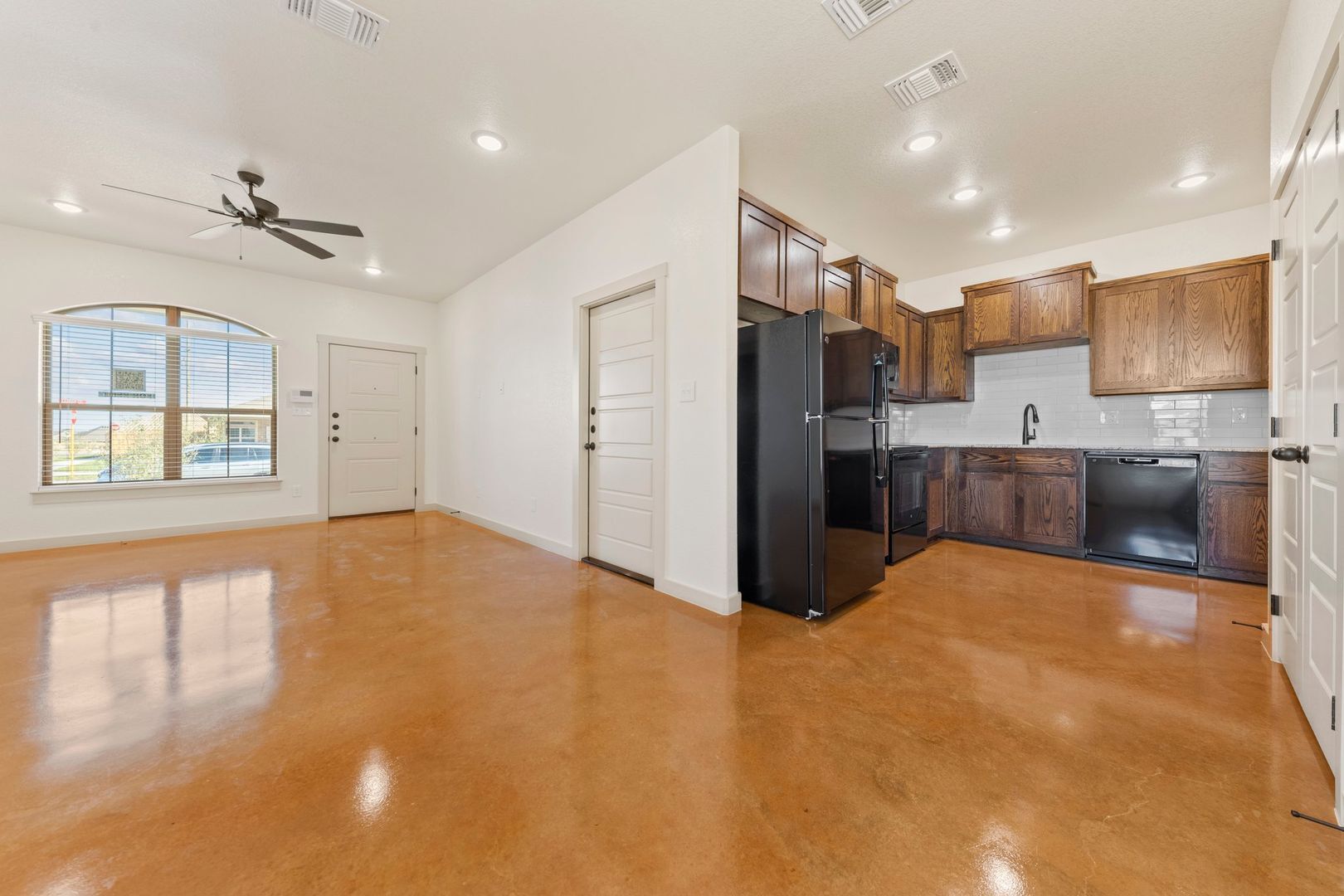 Building Photo - 1918 Caspian Trl