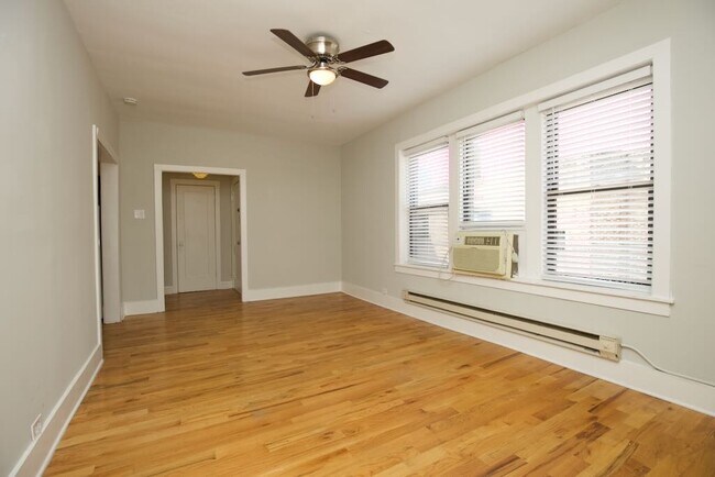 Building Photo - 3722 N Pine Grove Ave