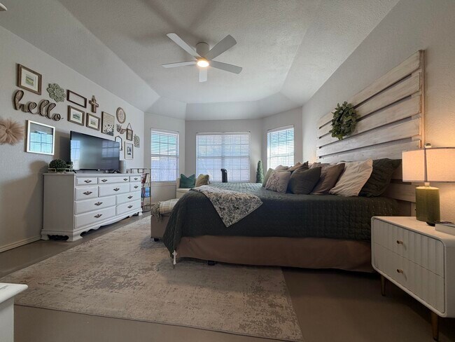 Building Photo - 1021 Kirby Ave