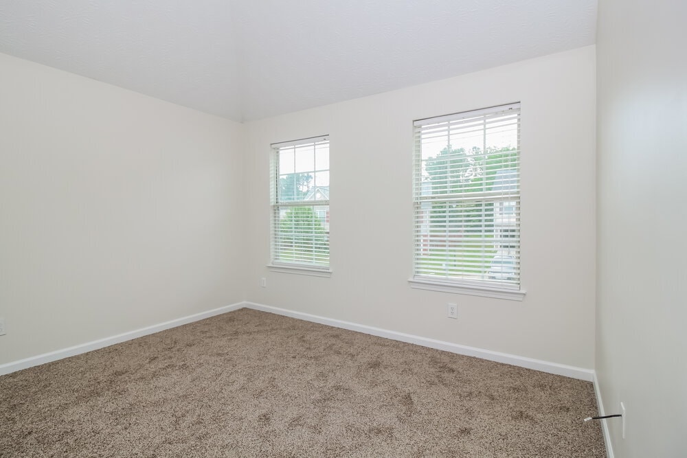 Building Photo - 604 Mohawk Cir