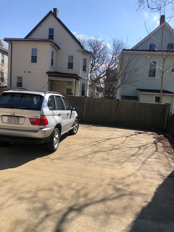 Building Photo - 27 Warren Ave