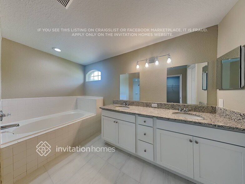 Building Photo - 5523 Oakford Dr