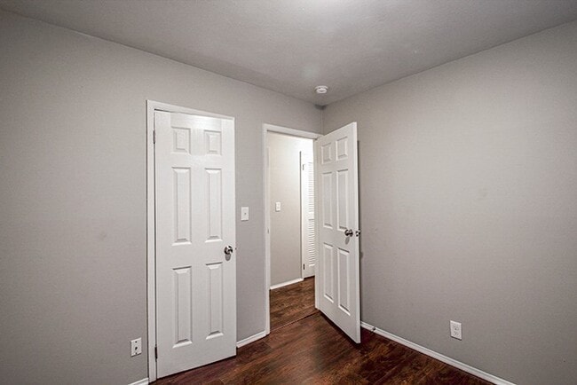 Building Photo - Everything' Is Updated!  4BR, 1BA -  Fully...