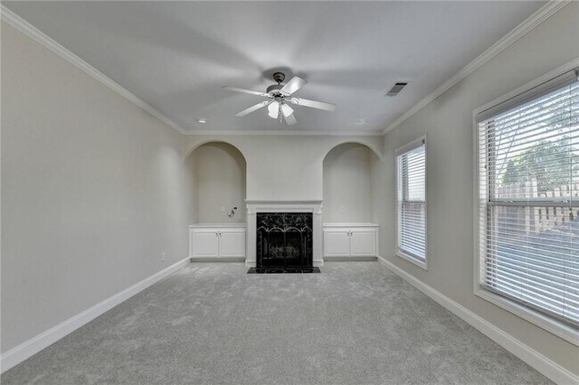 Building Photo - 522 Suwanee Oaks Dr NE