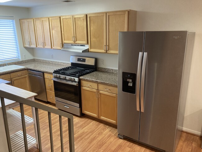 Kitchen - 2559 S Sepulveda Blvd