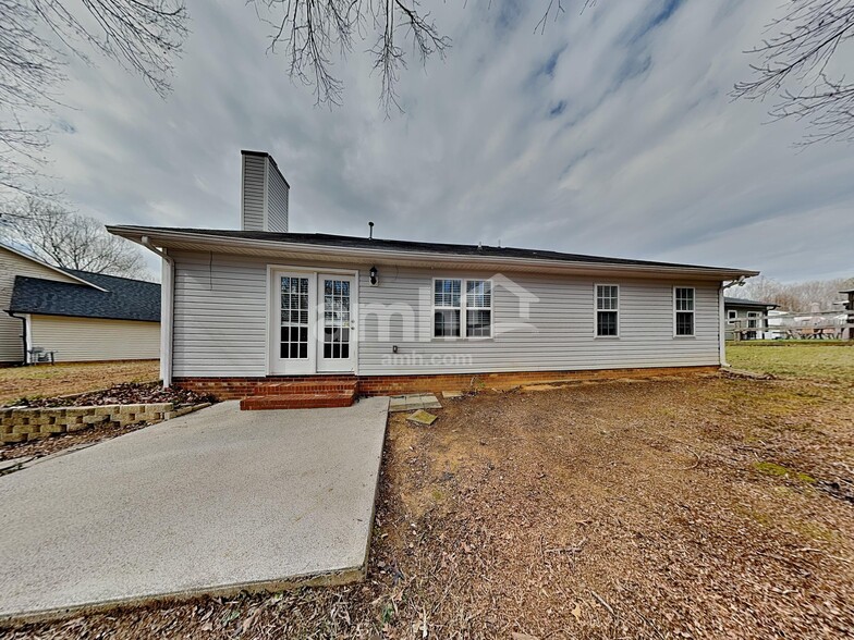 Building Photo - 115 Haven Grove Trl