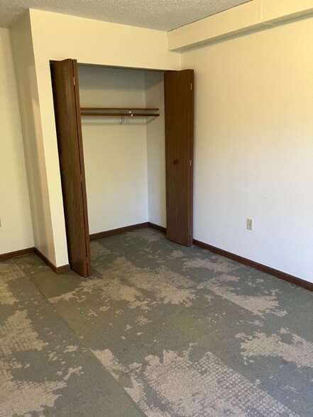 Building Photo - 803 Roundhouse Addn