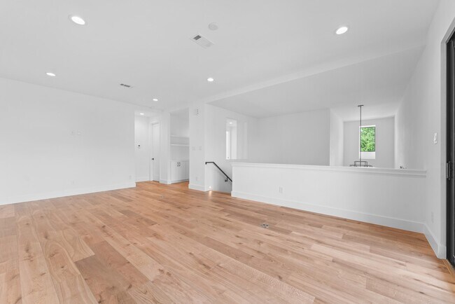 Building Photo - 6711 Housman