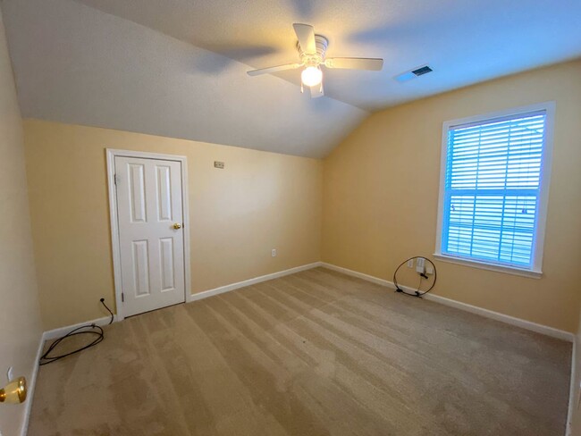 Building Photo - 3 bed, 2.5 bath in Cordova near Trinity an...