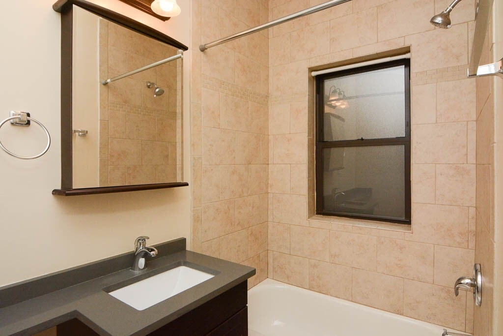 Building Photo - 2850 N Orchard St