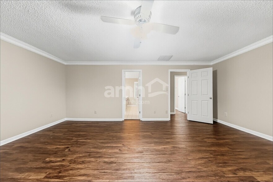 Building Photo - 1517 Autumn Ridge Dr