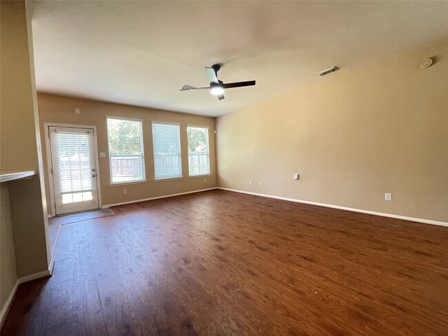Building Photo - 13518 Primula Ct