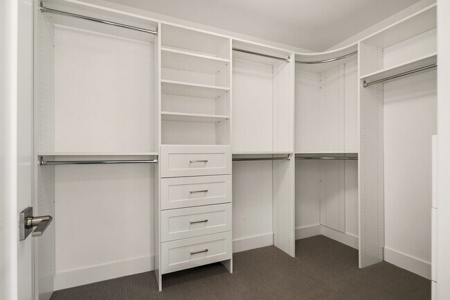 Building Photo - 4bd/3.25 Kirkland Home