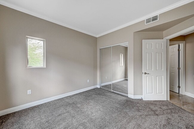 Building Photo - AMBER RIDGE Gated Beauty in Summerlin! 1600+ SF Condo