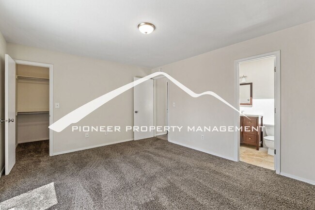 Building Photo - "Westside is the Best Side" - 4 bedroom, 2 full bathroom, 2 car garage, and fully enclosed yard.