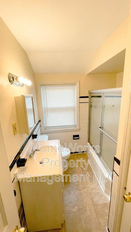 Building Photo - 4012 Clarks Ln