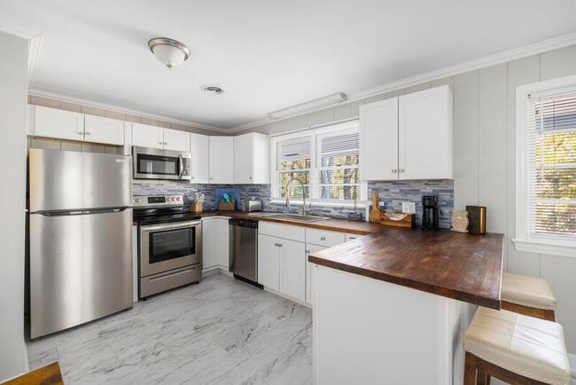 Building Photo - 1300-1330 Windsor Avenue - 1306B