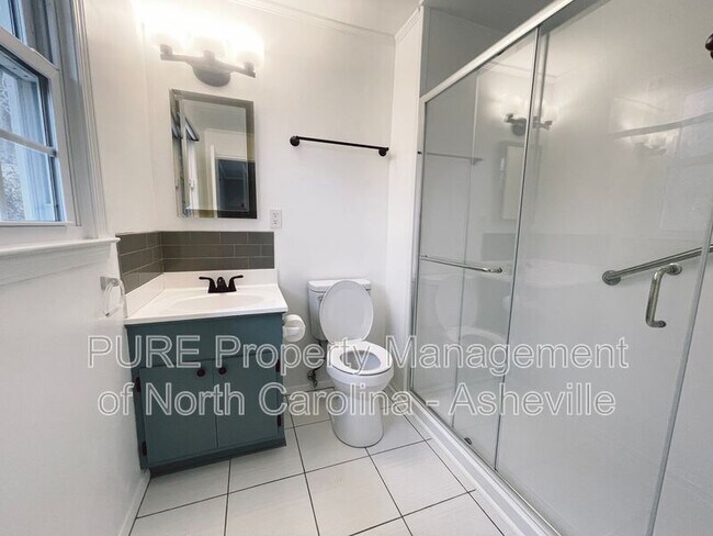 Building Photo - 68 Wake Robin Way