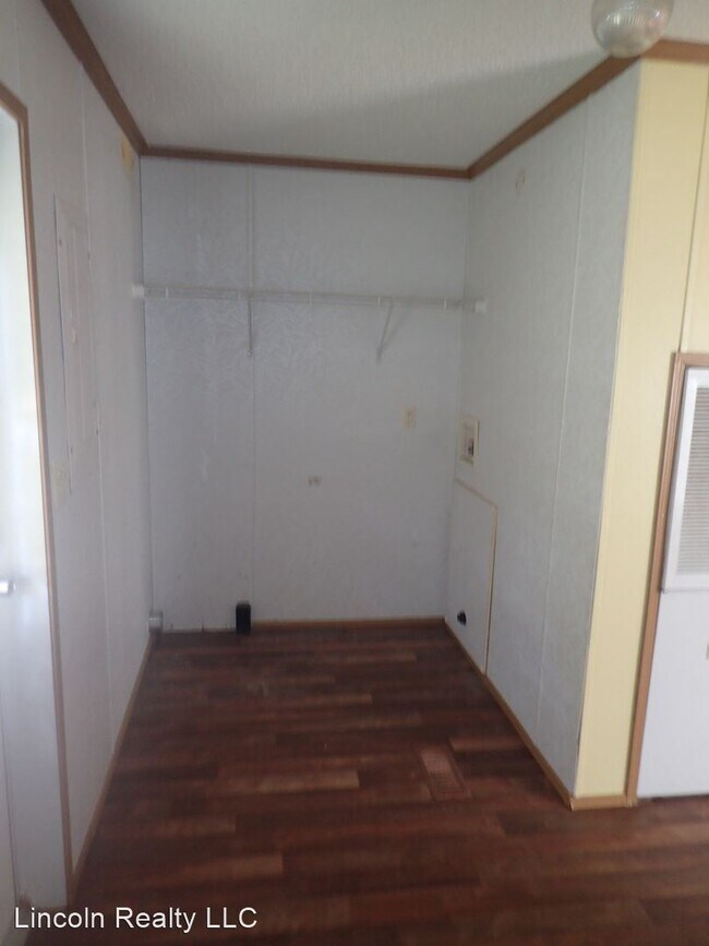 Building Photo - 3 br, 2 bath House - 4056 Twin Oaks Rd