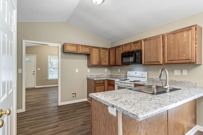 Building Photo - Welcome to this charming 4 bedroom, 2 bathroom home located in Greensboro, NC.