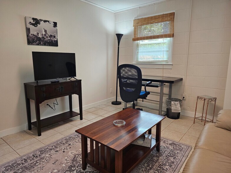 Building Photo - 3212 Fairforest Pl