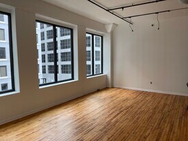 Building Photo - 705 Main St