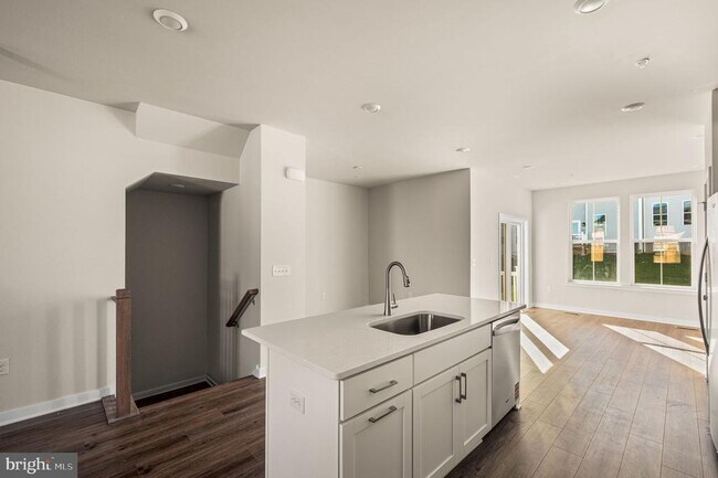 Building Photo - 106 Abramo Victor Dr