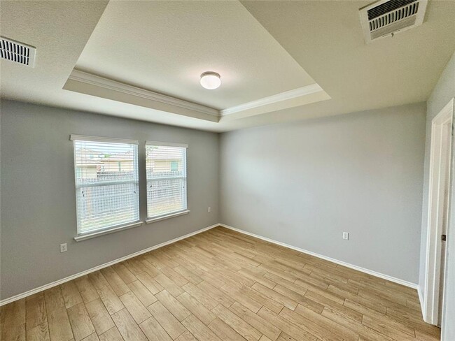 Building Photo - 5816 Knoll Pines Pass