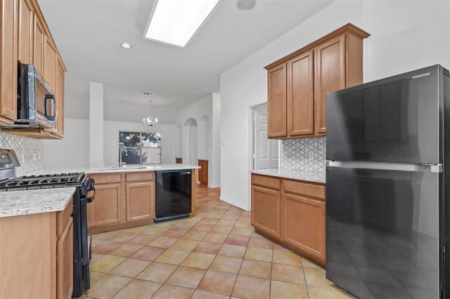 Building Photo - 11171 Mansfield Dr