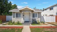 Building Photo - Lemon Avenue Triplex