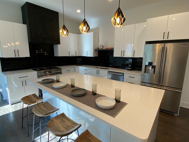 Building Photo - 4638 Kentucky Ave