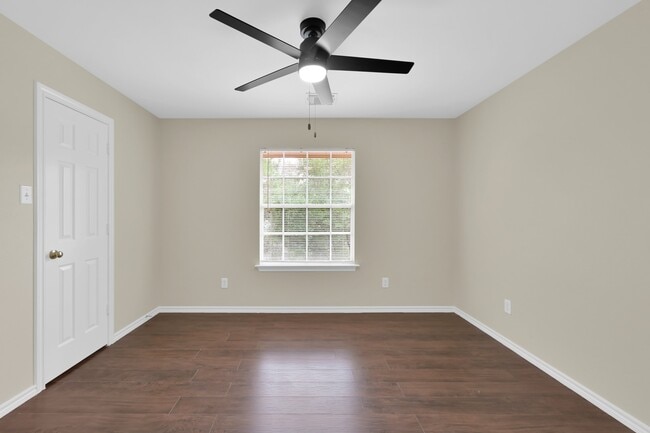 Building Photo - 122 S Camellia Grove Cir