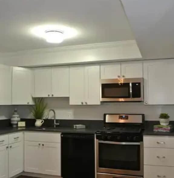 Building Photo - 341 Homeland Southway