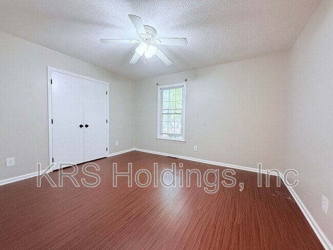 Building Photo - 8329 Bells Lake Rd