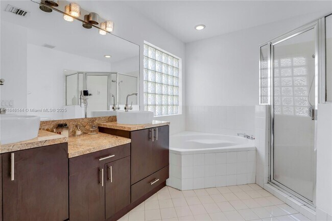 Building Photo - 13949 SW 155th Ct