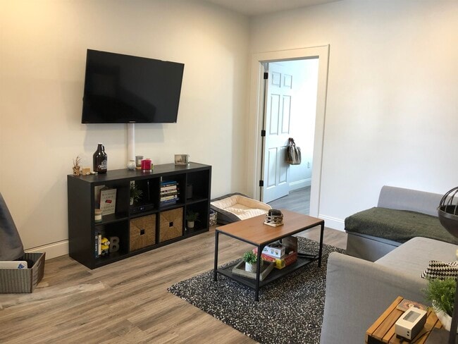 Building Photo - 81 Glenridge Ave