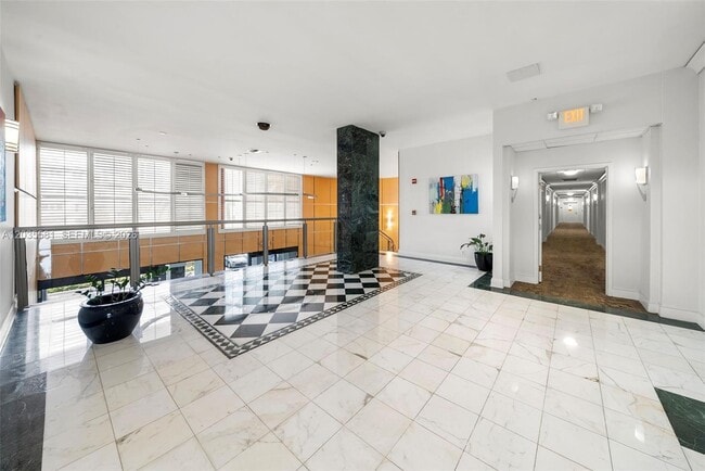 Building Photo - 6770 Indian Creek Dr