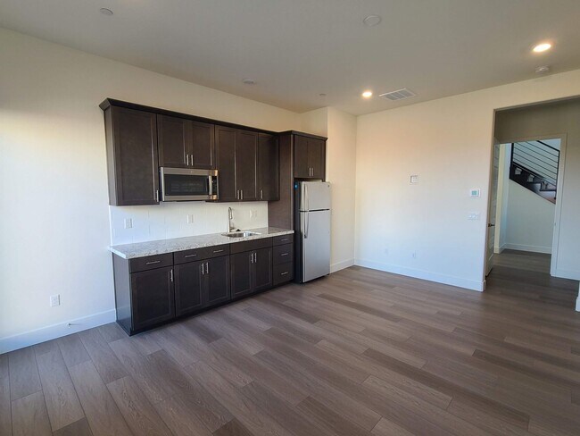 Building Photo - BEAUTIFUL BRAND NEW "NEXT-GEN" HOME W/ SOLAR & SIERRA VIEWS!!