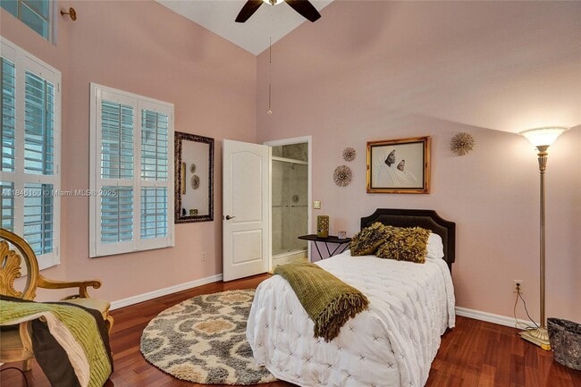 Building Photo - 1632 SW Harbour Isles Cir