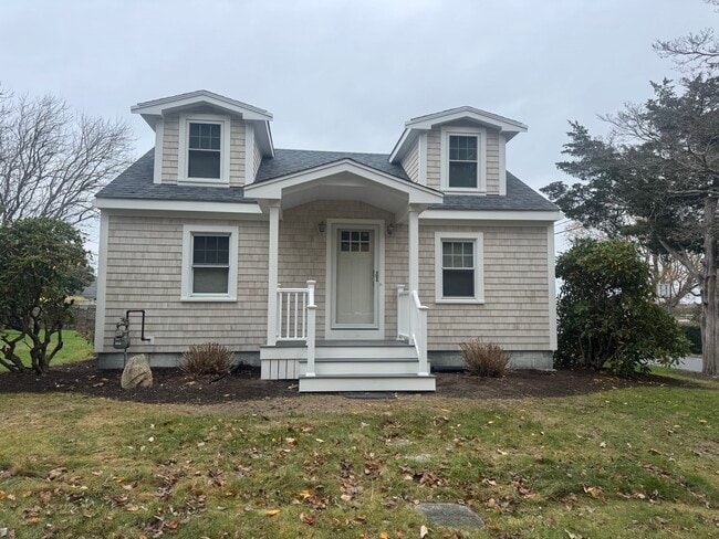 Building Photo - 82 Raymond St