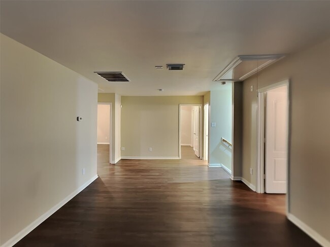 Building Photo - 18302 Fair Grange Ln