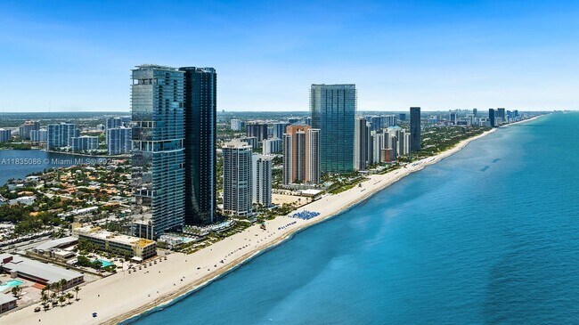 Building Photo - 18555 Collins Ave