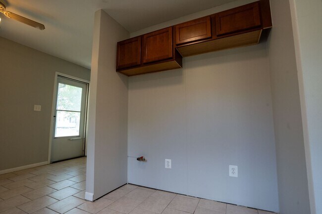 Building Photo - Warren 3 bedroom ranch