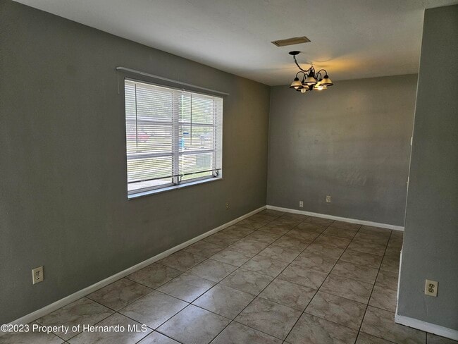 Building Photo - 4623 Cynthia Ln