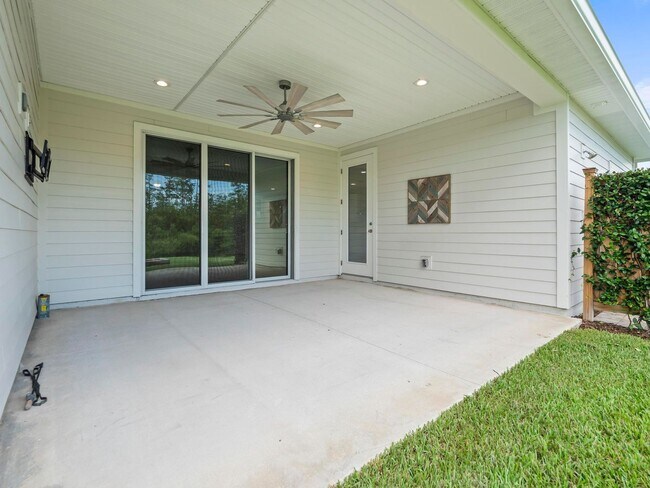 Building Photo - 4 bedroom, 3 bath home in Grand Landings G...