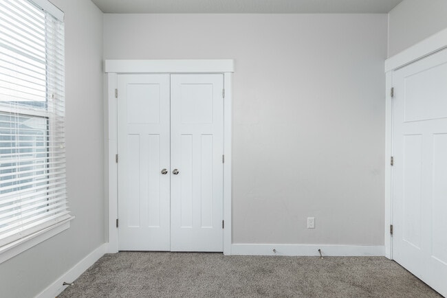 Building Photo - 14472 S Selvig Way