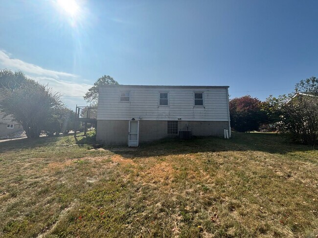 Building Photo - Use Your Tax Return For This Sweetheart of a Deal! Want to stop renting and finally own your own ...