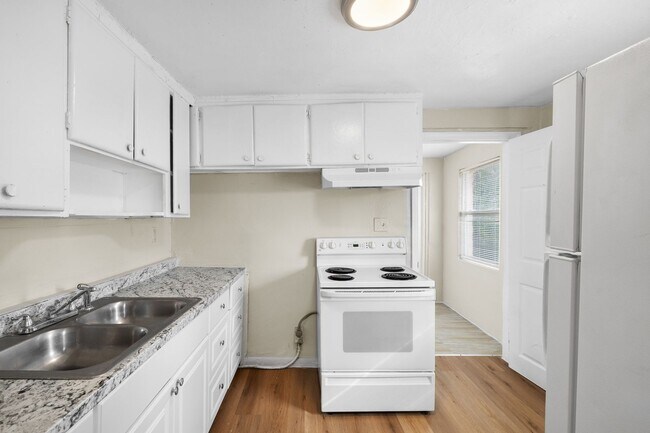 Building Photo - 1116 Upton Ct S