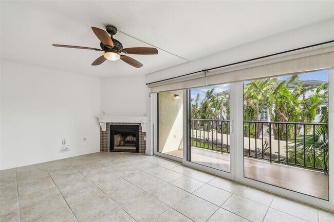 Building Photo - 7550 Sunshine Skyway Ln S